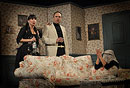 Nela Boudová, Pavel Kikinčuk, Vanda Hybnerová během představení Prachy ! ! !, foto: Ivo Mičkal