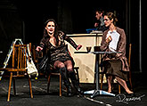Kristýna Leichtová, Jana Bernášková, Mira Nosek v komedii P.R.S.A., foto: Roman Albrecht