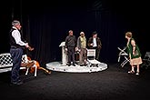 Karel Vlček, Svatopluk Skopal, René Přibil, Václav Postránecký, Johana Tesařová v inscenaci Stará dobrá kapela, foto: Roman Albrecht