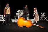 Václav Helšus, Svatopluk Skopal, Zdena Herfortová v inscenaci Stará dobrá kapela, foto: Roman Albrecht