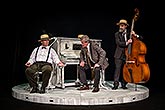 Václav Postránecký, Svatopluk Skopal, Václav Helšus v inscenaci Stará dobrá kapela, foto: Roman Albrecht