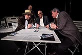 Václav Postránecký, René Přibil, Svatopluk Skopal, Václav Helšus v inscenaci Stará dobrá kapela, foto: Roman Albrecht