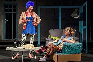 Perfect days, hrají: Lenka Vlasáková, Jan Dolanský, Petra Jungmanová, Dana Syslová, Eva Lecchiová, Vilém Udatný a Jan Hofman, Zdroj: ...