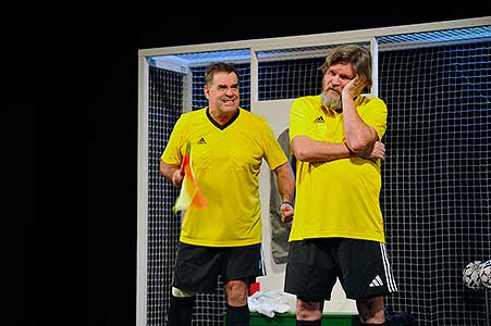 Miroslav Etzler, Martin Kubačák v inscenaci Šťovík na smetaně, foto: Lucie Vítková