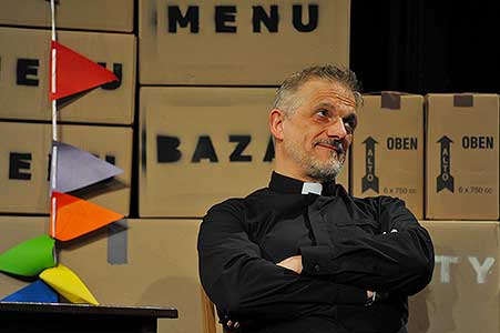 Richard Trsťan v inscenaci  Irská kletba, foto: Lucie Vítková