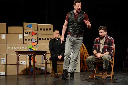 Ondřej Veselý, Richard Trsťan, Filip František Červenka v inscenaci  Irská kletba, foto: Lucie Vítková