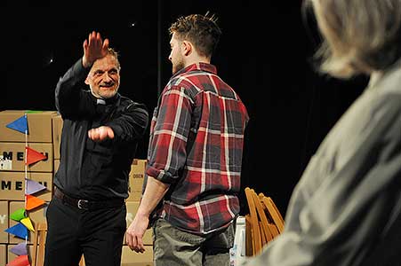 Richard Trsťan, Filip František Červenka v inscenaci  Irská kletba, foto: Lucie Vítková