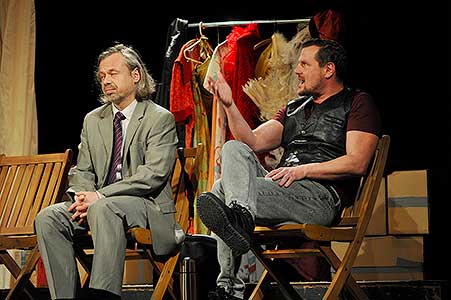 Viktor Dvořák, Ondřej Veselý v inscenaci  Irská kletba, foto: Lucie Vítková