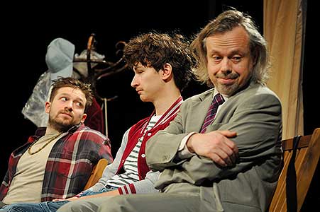 Filip František Červenka, Antonio Šoposki, Viktor Dvořák v inscenaci  Irská kletba, foto: Lucie Vítková