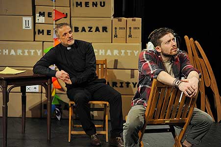 Richard Trsťan, Filip František Červenka v inscenaci  Irská kletba, foto: Lucie Vítková