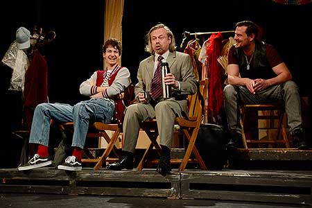 Antonio Šoposki, Viktor Dvořák, Ondřej Veselý v inscenaci  Irská kletba, foto: Lucie Vítková