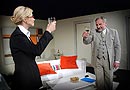 Kateřina Brožová, Miloslav Mejzlík v představení „Dohazovač“, foto: Ivo Mičkal